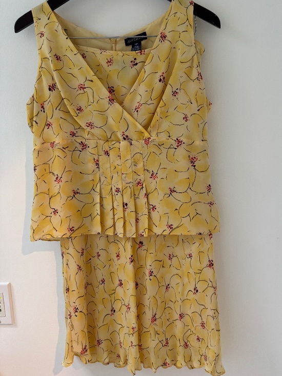 Ann Taylor Dresses & Skirts - Ann Taylor 2 Piece Flowy feminine ensemble